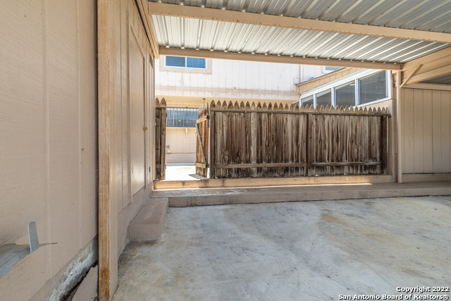 Image 34 of 40 For 6746 Crown Rdg