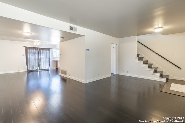 Image 6 of 40 For 6746 Crown Rdg