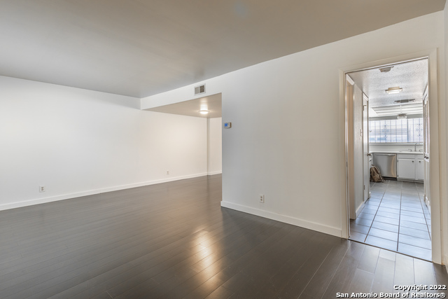 Image 7 of 40 For 6746 Crown Rdg