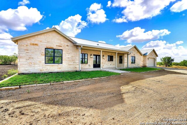 Listing photo id 8 for 1216 County Road 424