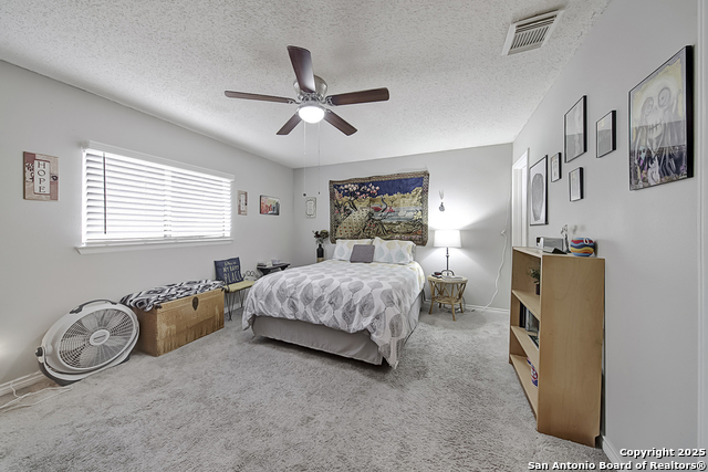 Listing photo id 13 for 7751 Alverstone Way