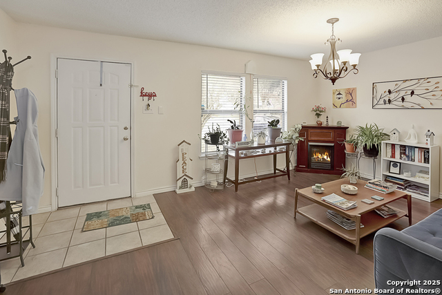 Listing photo id 2 for 7751 Alverstone Way