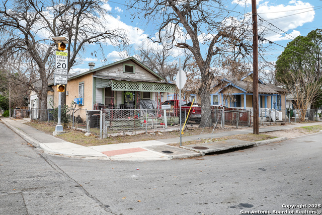 Listing photo id 1 for 1804 San Luis St