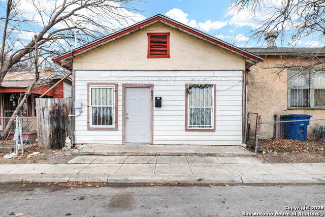 Listing photo id 7 for 1804 San Luis St