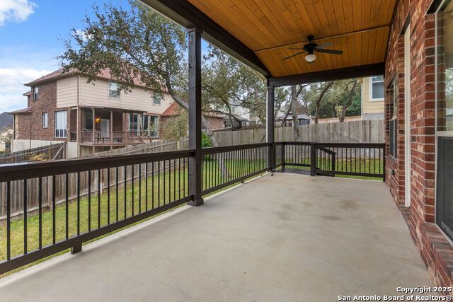 Listing photo id 33 for 25906 Coronado Rdg