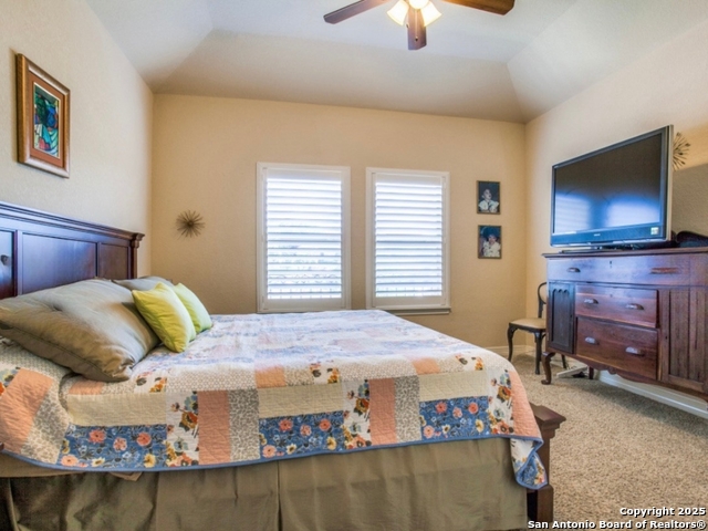 Listing photo id 20 for 334 Springside