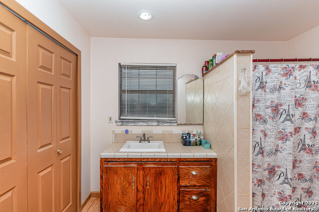 Listing photo id 25 for 239 Azucena St