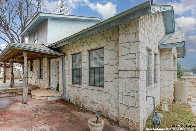 Listing photo id 28 for 239 Azucena St