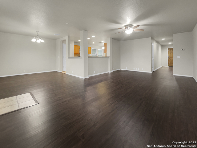 Listing photo id 1 for 3809 Smokey Pointe