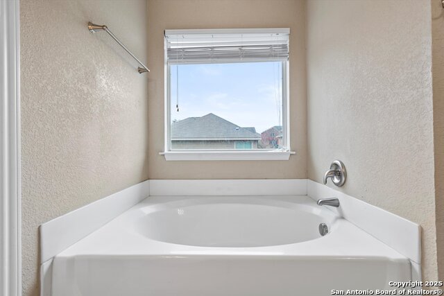 Listing photo id 22 for 1639 Elizabeth Ct