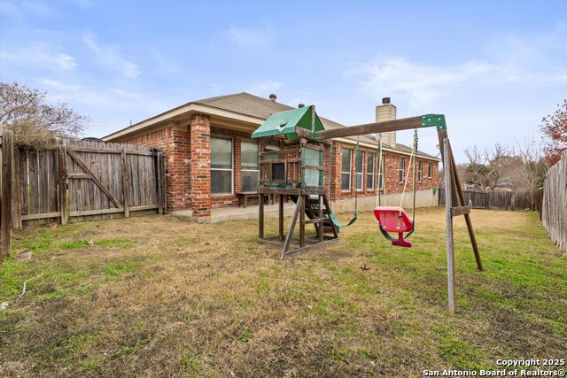 Listing photo id 25 for 1639 Elizabeth Ct