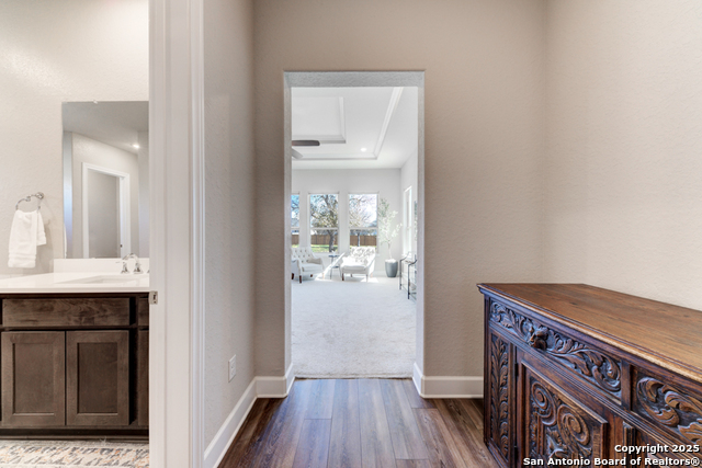 Listing photo id 16 for 595 James Way