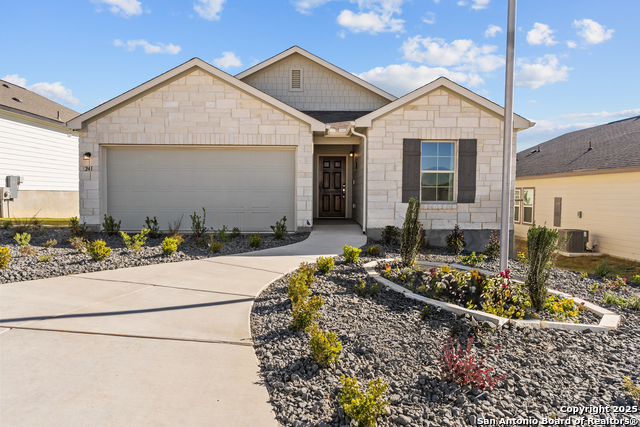 Listing photo id 0 for 15478 Jake Crossing
