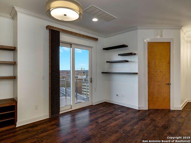 Listing photo id 14 for 230 Dwyer Ave  1203