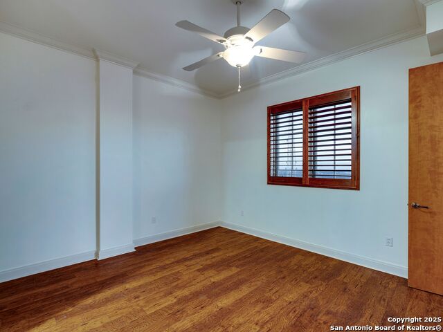 Listing photo id 25 for 230 Dwyer Ave  1203