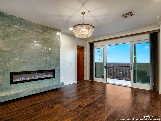 Listing photo id 2 for 230 Dwyer Ave  1203