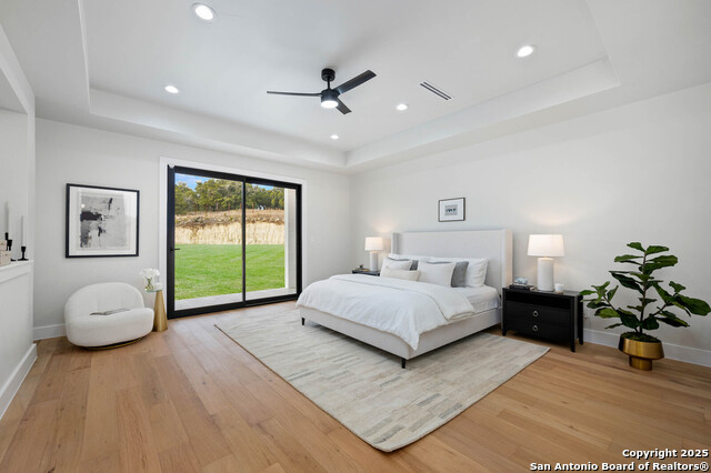 Listing photo id 24 for 9539 Lenox Hill