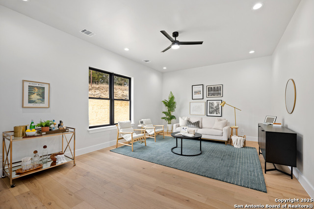 Listing photo id 34 for 9539 Lenox Hill