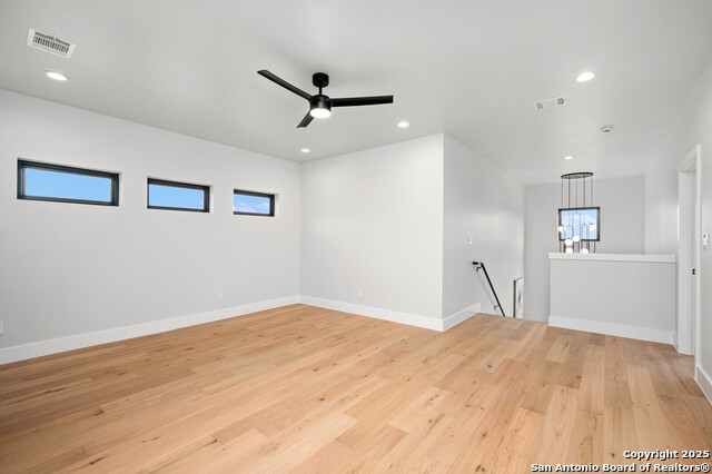 Listing photo id 45 for 9539 Lenox Hill