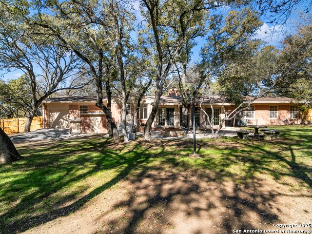 Listing photo id 27 for 306 Zornia Dr