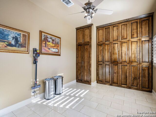 Listing photo id 25 for 27519 Ranch Creek