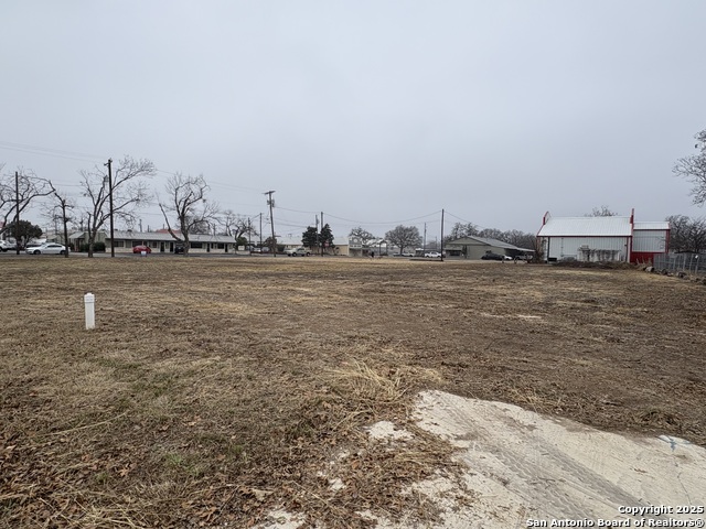 Listing photo id 10 for 508 Clay St N