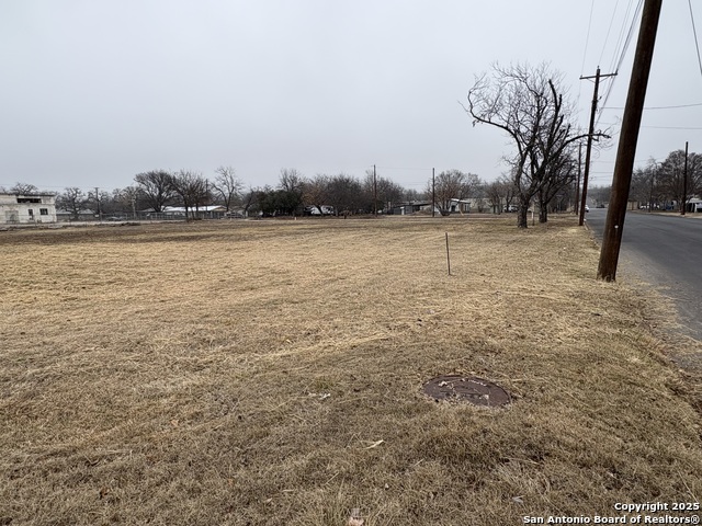 Listing photo id 1 for 508 Clay St N
