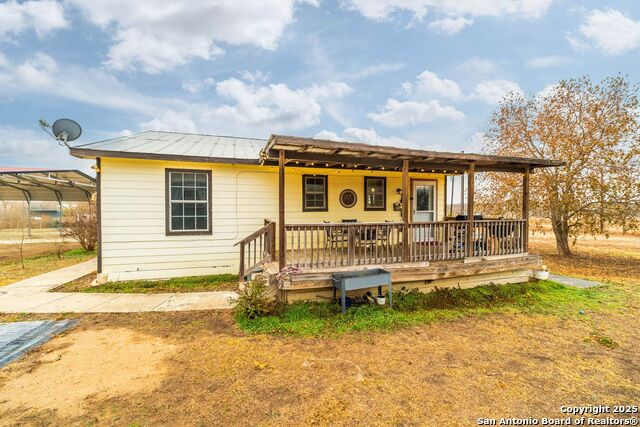 Details for 240 County Road 775, Devine, TX 78016