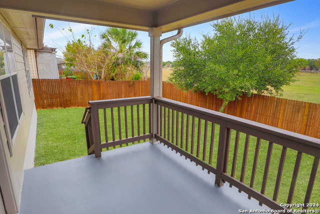 Listing photo id 29 for 146 Roadrunner Ave