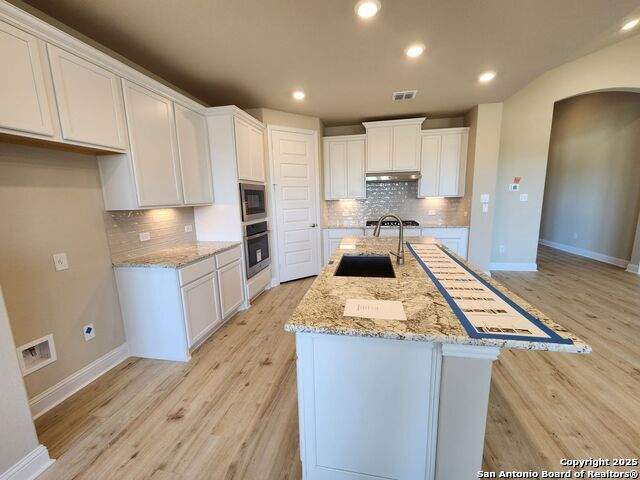 Listing photo id 5 for 5709 Provo Pl