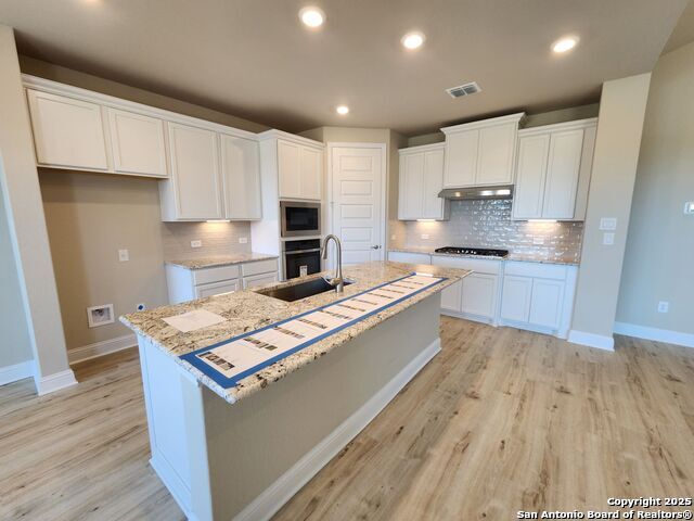 Listing photo id 6 for 5709 Provo Pl