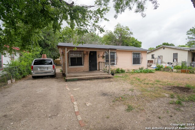 Listing photo id 3 for 606 San Joaquin S