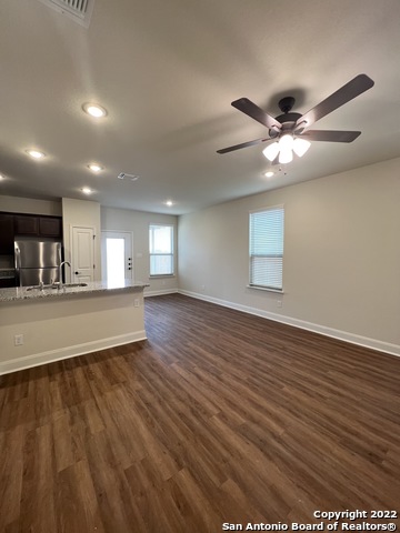 Listing photo id 9 for 7618 Agave Bend  101