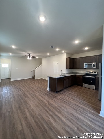 Listing photo id 5 for 7618 Agave Bend  101