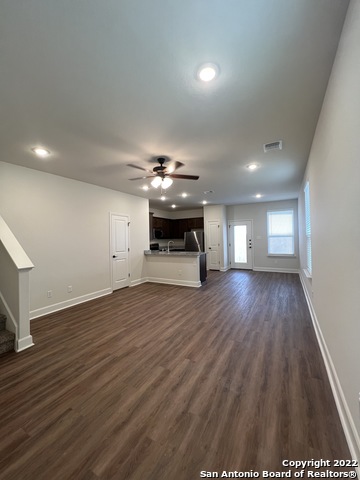 Listing photo id 3 for 7614 Agave Bend  101