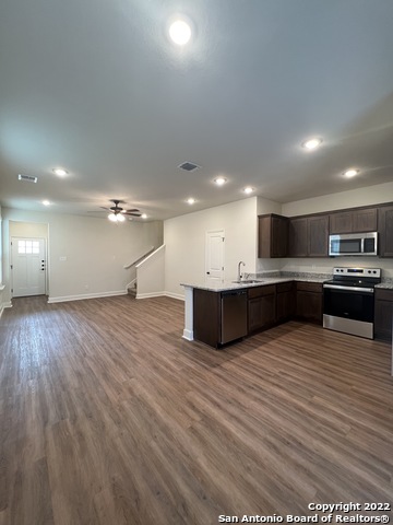 Listing photo id 4 for 7614 Agave Bend  101