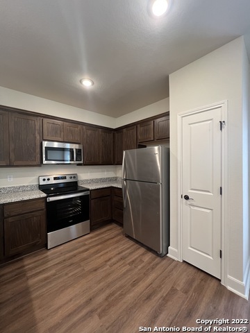 Listing photo id 6 for 7614 Agave Bend  101