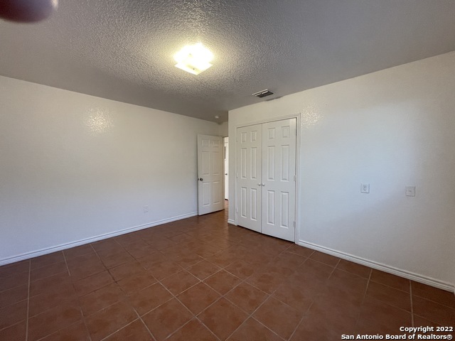 Listing photo id 15 for 1721 Quintana Rd  202