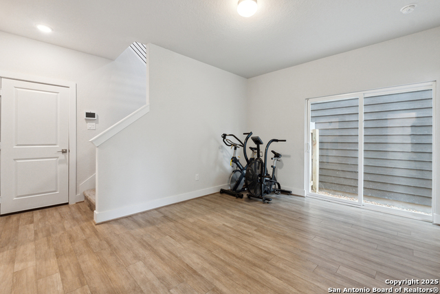 Listing photo id 25 for 8851 Oakland Blvd, 11