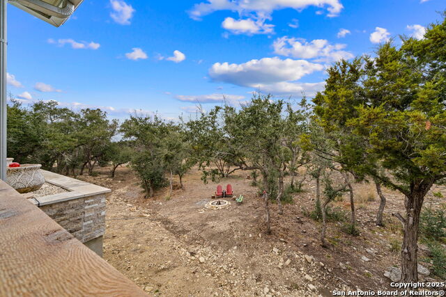 Listing photo id 35 for 728 Live Oak Ridge