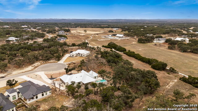 Listing photo id 49 for 728 Live Oak Ridge