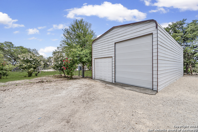 Listing photo id 17 for 27522 Natural Bridge Caverns Road Tr