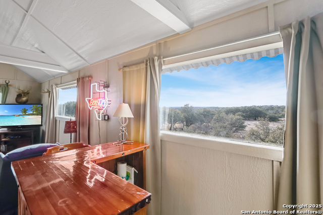 Listing photo id 14 for 772 Sd 29150