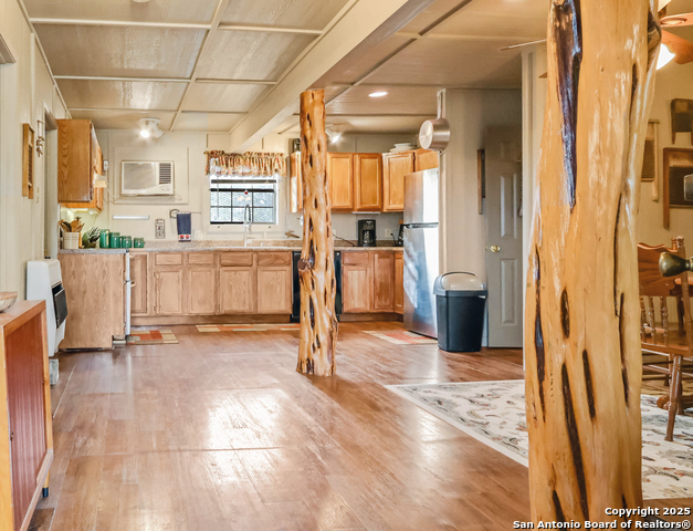 Listing photo id 5 for 772 Sd 29150