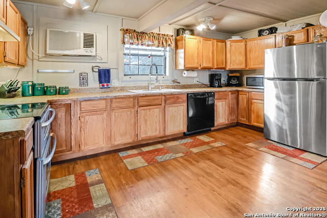 Listing photo id 6 for 772 Sd 29150