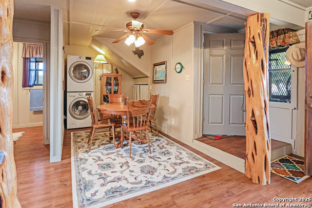 Listing photo id 7 for 772 Sd 29150