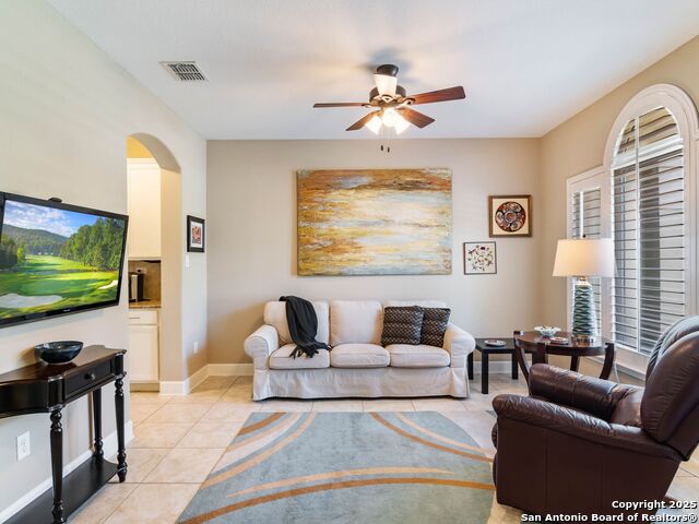 Listing photo id 2 for 18007 Camino Del Mar