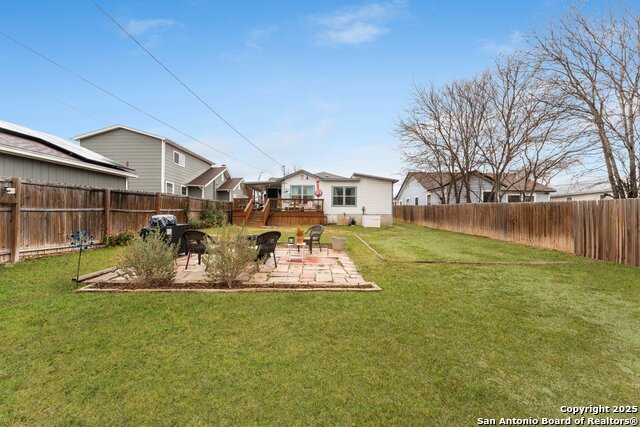 Listing photo id 23 for 2010 Woodlawn Ave W