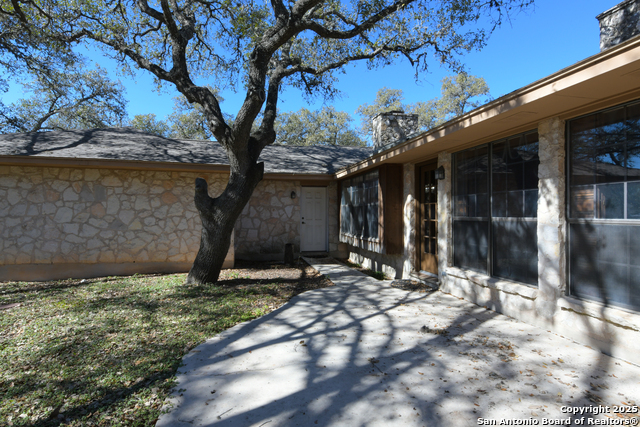 Listing photo id 29 for 1802 Summerwood Dr