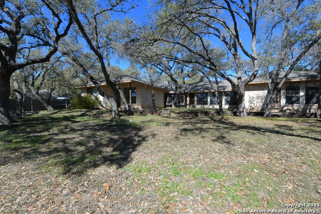 Listing photo id 30 for 1802 Summerwood Dr